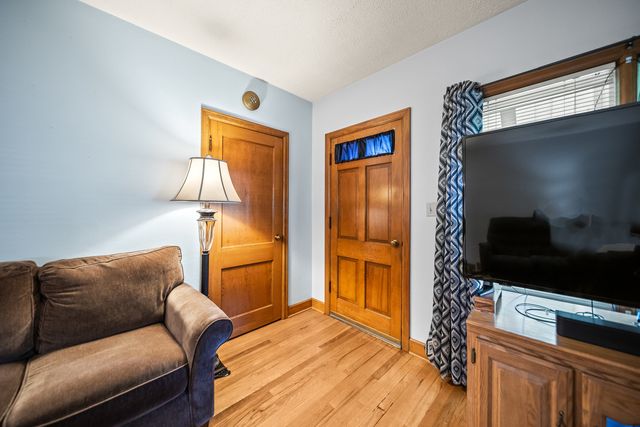 2134 W Locust Street, Davenport, IA 52804
