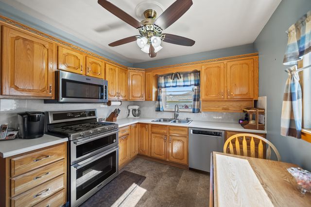 2134 W Locust Street, Davenport, IA 52804