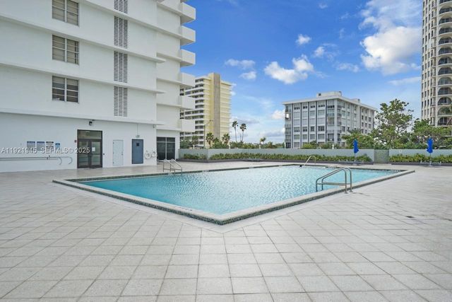5601 Collins Ave 1516, Miami Beach, FL 33140