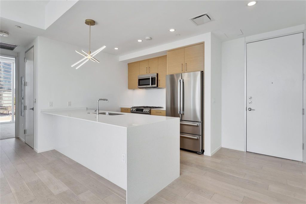 301 West Ave 1001, Austin, TX 78701