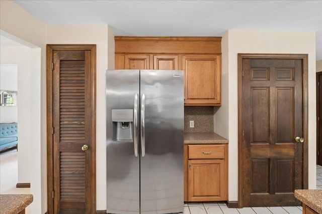 11 Parkhurst Drive, Hudson, NH 03051