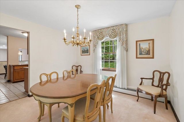 11 Parkhurst Drive, Hudson, NH 03051