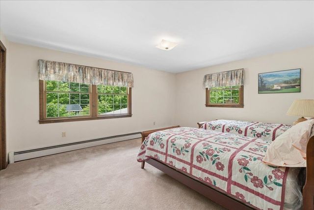 11 Parkhurst Drive, Hudson, NH 03051