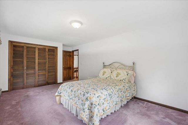 11 Parkhurst Drive, Hudson, NH 03051