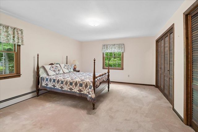 11 Parkhurst Drive, Hudson, NH 03051