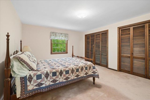 11 Parkhurst Drive, Hudson, NH 03051