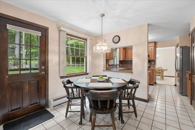 11 Parkhurst Drive, Hudson, NH 03051