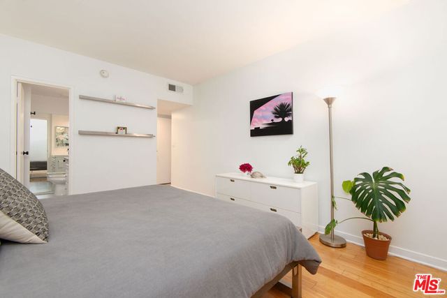 1131 Alta Loma Road 123, West Hollywood, CA 90069