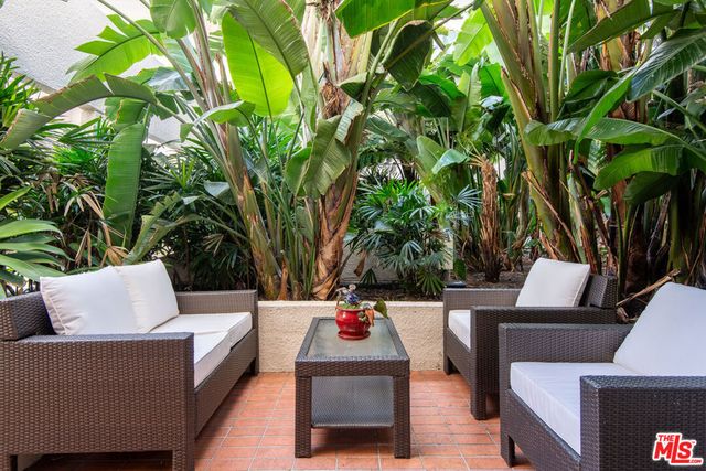 1131 Alta Loma Road 123, West Hollywood, CA 90069