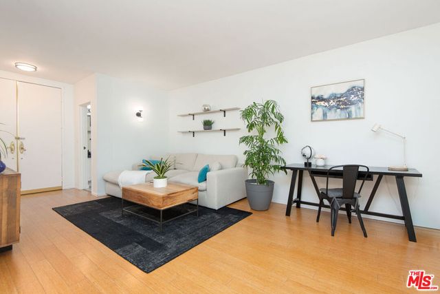 1131 Alta Loma Road 123, West Hollywood, CA 90069