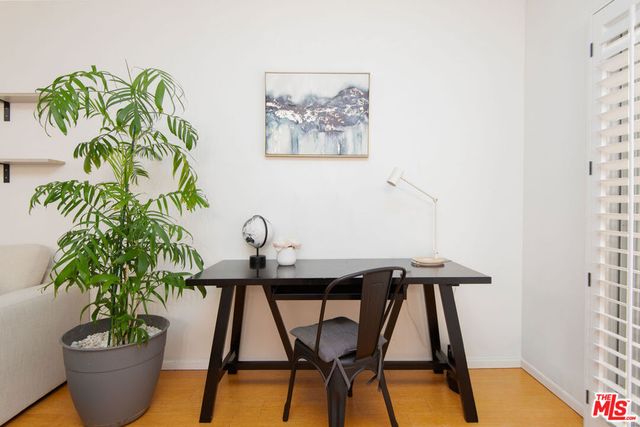 1131 Alta Loma Road 123, West Hollywood, CA 90069