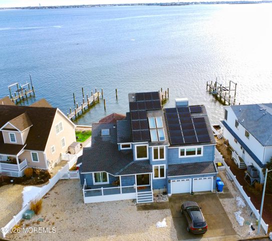 3313 Long Point Drive, Toms River, NJ 08753