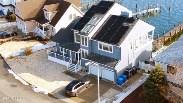 3313 Long Point Drive, Toms River, NJ 08753