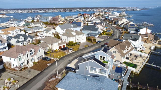 3313 Long Point Drive, Toms River, NJ 08753