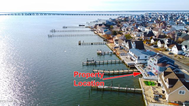 3313 Long Point Drive, Toms River, NJ 08753