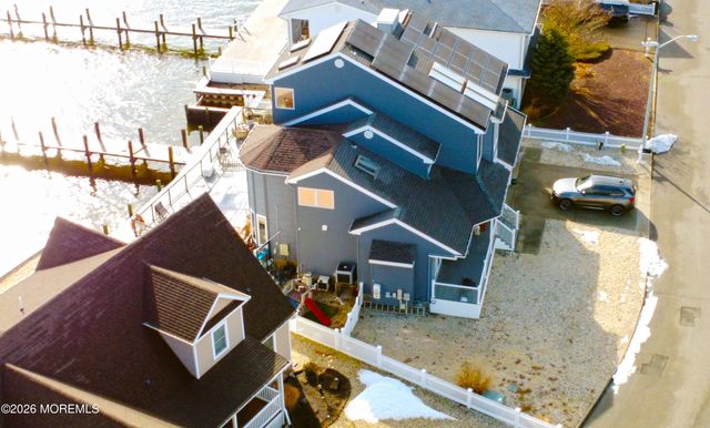 3313 Long Point Drive, Toms River, NJ 08753