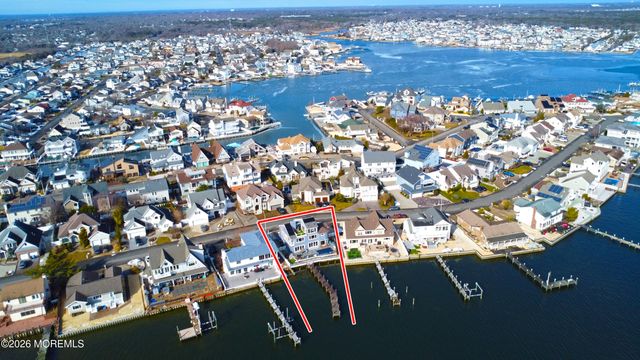 3313 Long Point Drive, Toms River, NJ 08753