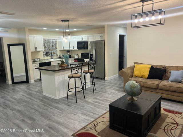 1020 Lee Avenue NW, Palm Bay, FL 32907