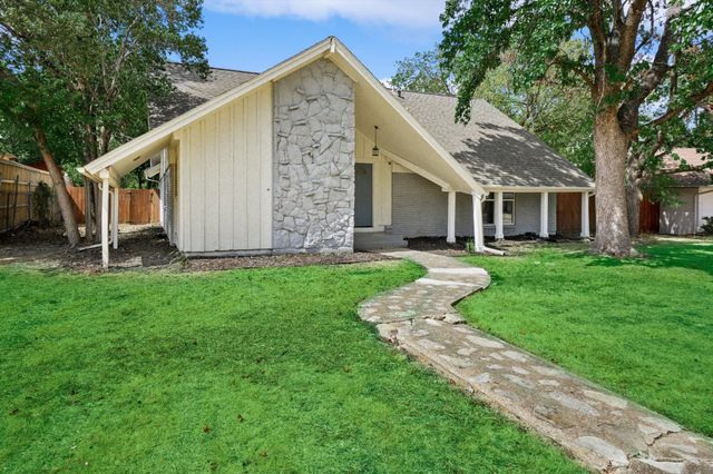 742 Austrian Road, Grand Prairie, TX 75050