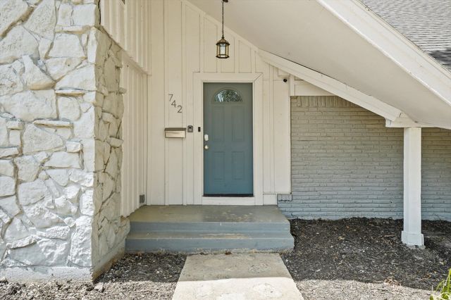 742 Austrian Road, Grand Prairie, TX 75050