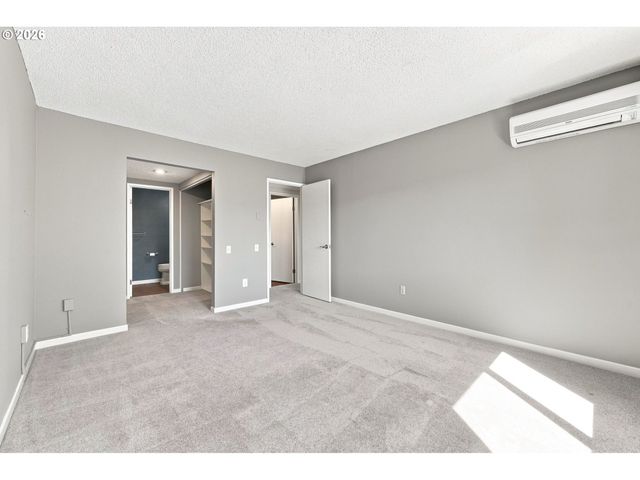 12243 Sw KING ARTHUR St, King City, OR 97224