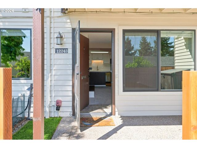 12243 Sw KING ARTHUR St, King City, OR 97224