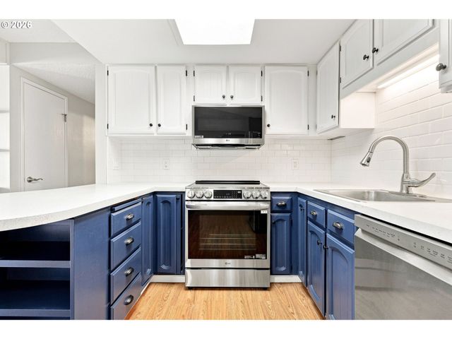 12243 Sw KING ARTHUR St, King City, OR 97224