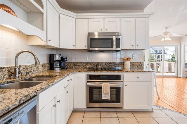 2253 Sandfiddler Rd RD, Virginia Beach, VA 23456