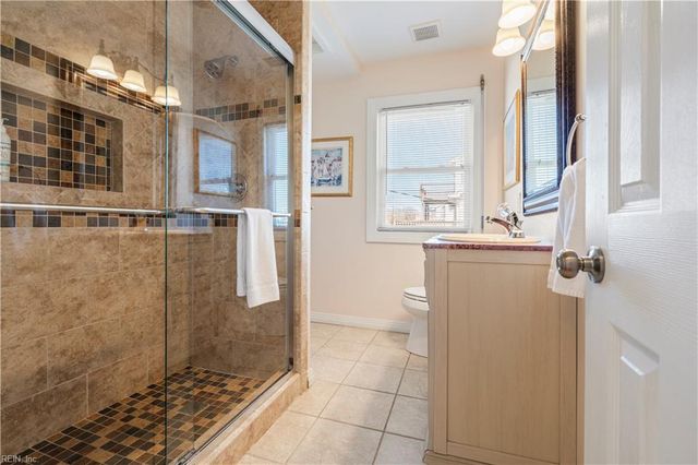 2253 Sandfiddler Rd RD, Virginia Beach, VA 23456