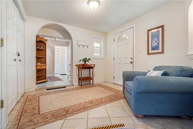 2253 Sandfiddler Rd RD, Virginia Beach, VA 23456