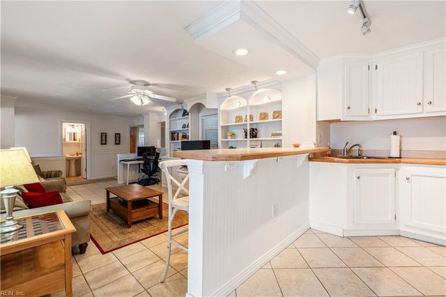 2253 Sandfiddler Rd RD, Virginia Beach, VA 23456