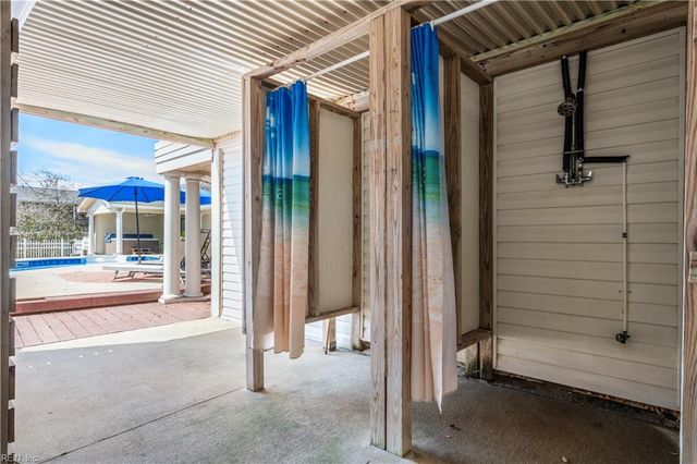 2253 Sandfiddler Rd RD, Virginia Beach, VA 23456