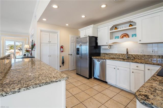 2253 Sandfiddler Rd RD, Virginia Beach, VA 23456