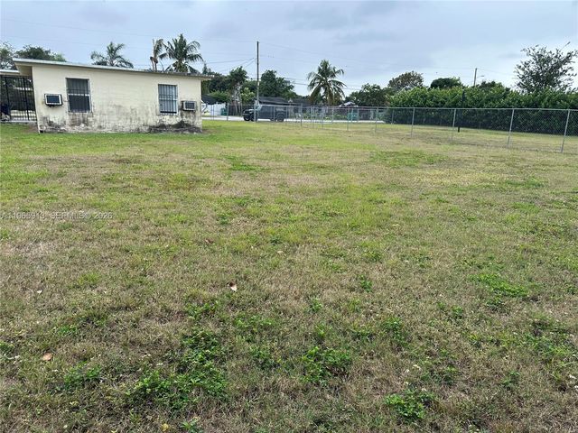 11815 SW 213th St, Miami, FL 33177