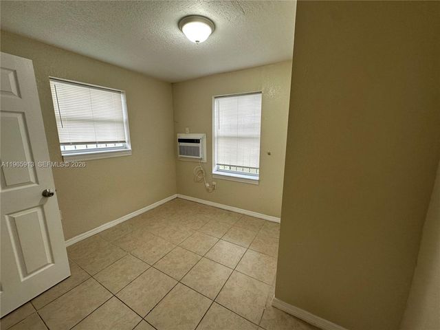 11815 SW 213th St, Miami, FL 33177