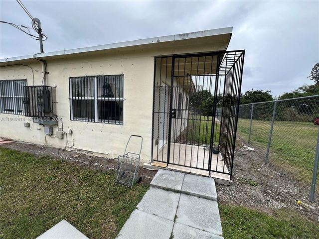 11815 SW 213th St, Miami, FL 33177