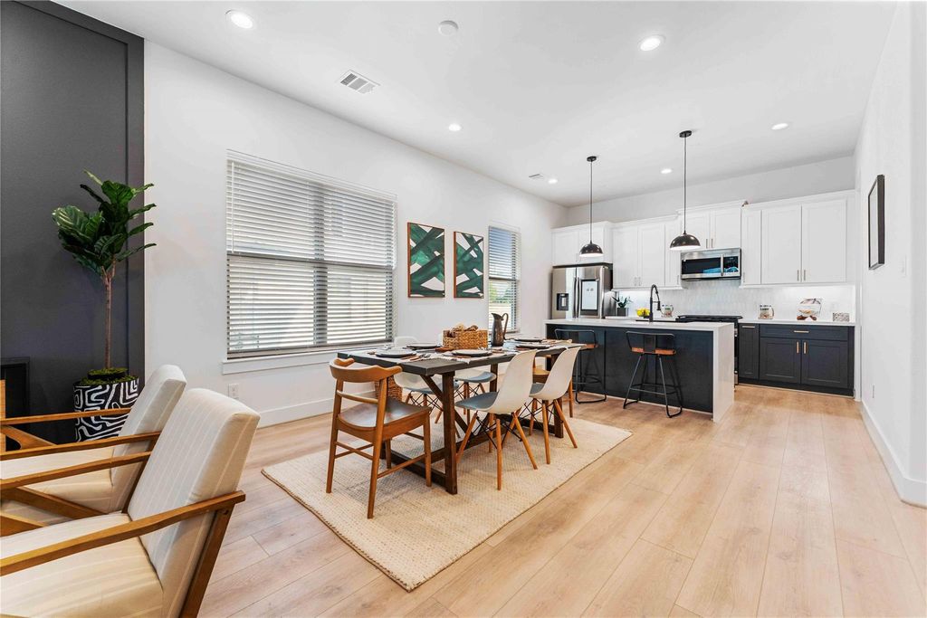 2528 Live Oak Street, Houston, TX 77004