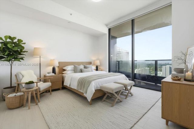 1000 Brickell Plz 3211, Miami, FL 33131