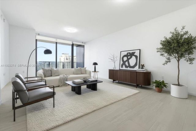 1000 Brickell Plz 3211, Miami, FL 33131