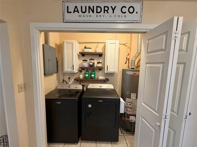 102 S Mattson Street, West Columbia, TX 77486