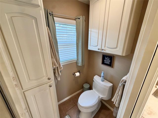 102 S Mattson Street, West Columbia, TX 77486