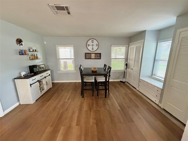 102 S Mattson Street, West Columbia, TX 77486