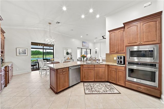 8888 Savona CT, Naples, FL 34119