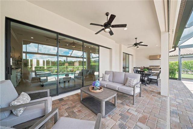8888 Savona CT, Naples, FL 34119