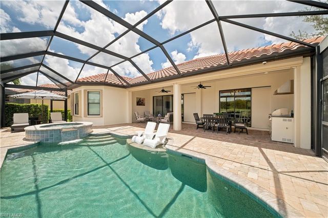 8888 Savona CT, Naples, FL 34119