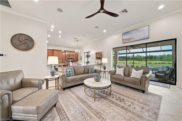 8888 Savona CT, Naples, FL 34119