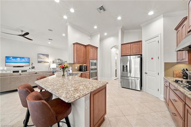 8888 Savona CT, Naples, FL 34119