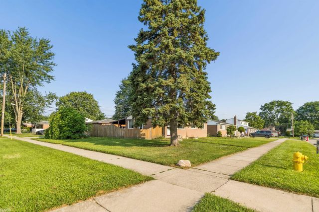 35733 Simon Drive, Clinton Township, MI 48035