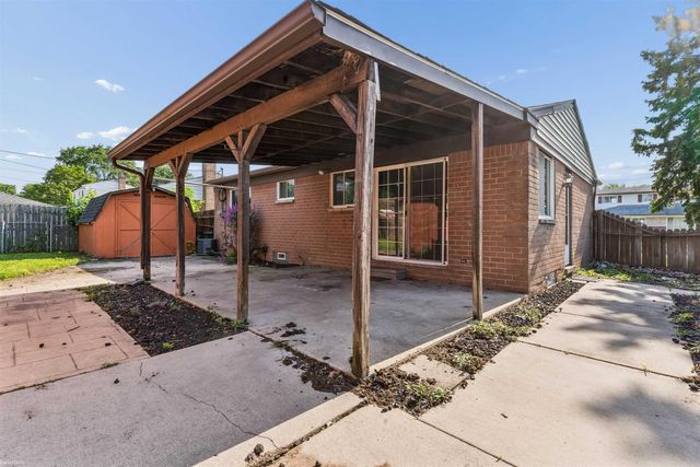 35733 Simon Drive, Clinton Township, MI 48035