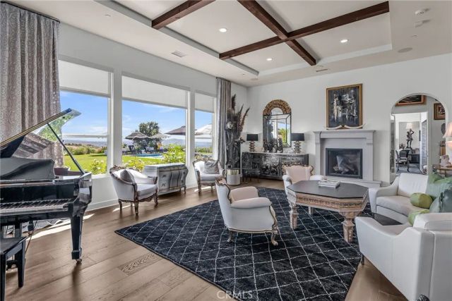 7420 Via Montecito, Riverside, CA 92506